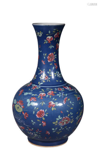清中期 霁蓝釉粉彩花卉纹赏瓶
