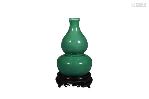 清康熙-雍正 郎窑绿釉葫芦瓶