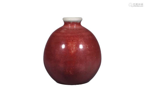 18世纪 郎红釉嘟噜瓶