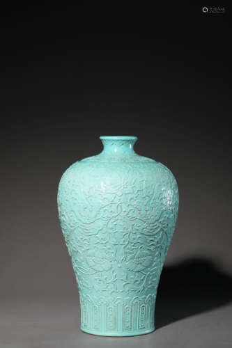 A Turquoise-Ground Incised Phoenix Meiping Vase