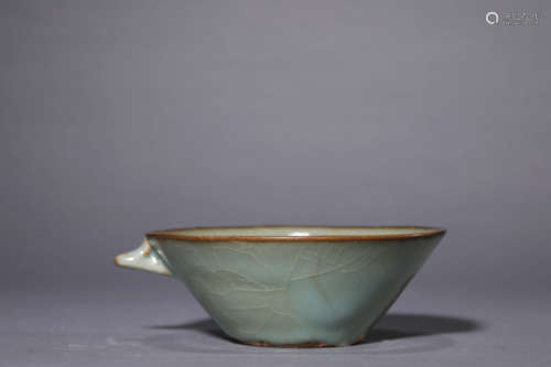 A Celadon Glaze Conical Bowl