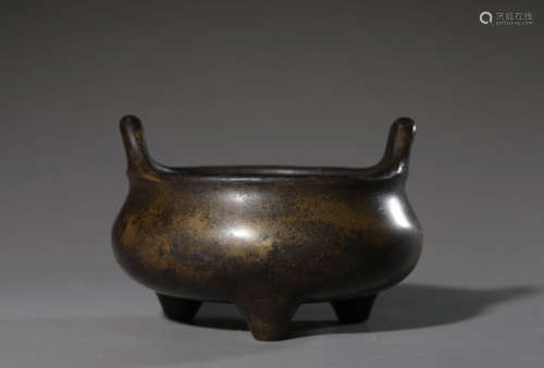 A Bronze Tripod Censer