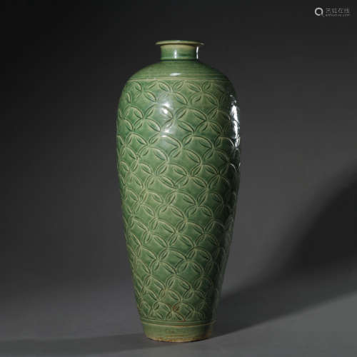 A Green Glaze Meiping