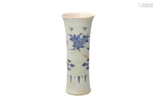 A blue and white porcelain vase, decorated with flowers and ...
