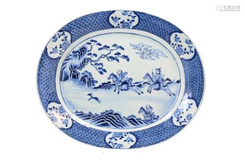 A blue and white porcelain serving dish, decorated with ...