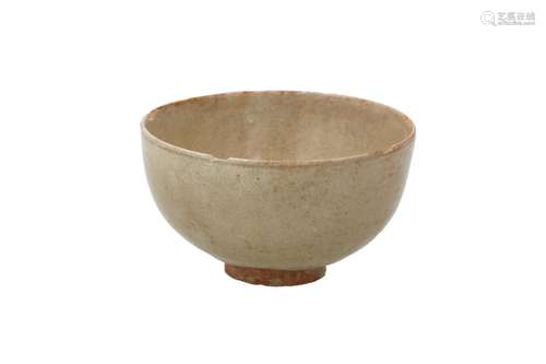 A greenish glazed cup. Unmarked. China, Southern dynasties. ...