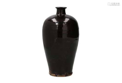 A black glazed Chizou ware Meiping vase. Unmarked. China, Yu...