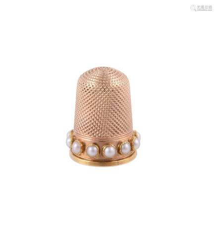 A GOLD AND SPLIT SEED PEARL THIMBLE