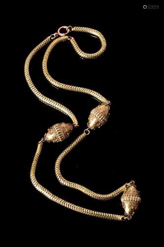 A VICTORIAN GOLD NECKLACE