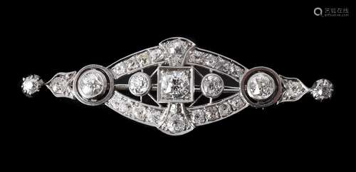 AN EARLY ART DECO DIAMOND PANEL BROOCH