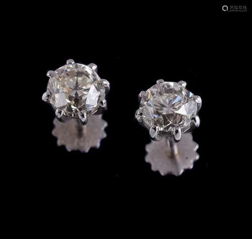 A PAIR OF DIAMOND EAR STUDS