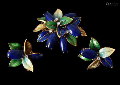 AN ENAMELLED DIAMOND AND LAPIS LAZULI BROOCH AND EAR CLIPS