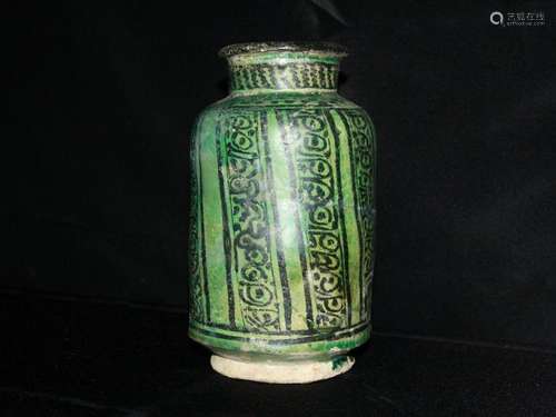 IMPRESSIVE 12TH CENTURY GREEN SWIRL RAQQA ALBARELLA VASE