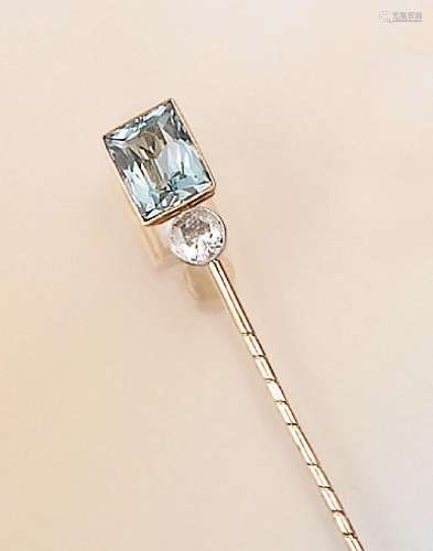 14 kt gold tiepin with diamond and aquamarine,YG/WG