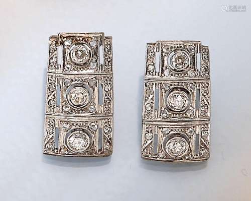 Pair of platinum Art-Deco-earrings with diamonds