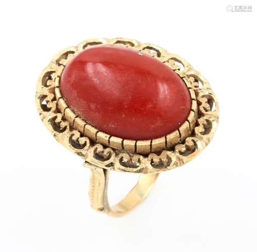 18 kt gold ring with coral, Italy approx. 1880