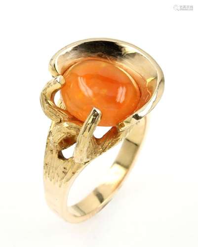 14 kt gold ring with fire opal, 1960s