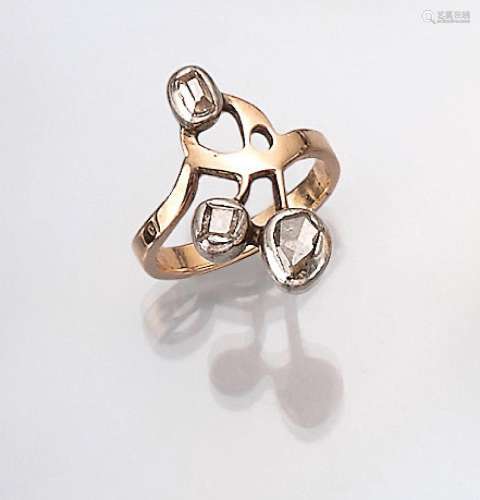 14 kt gold Art Nouveau ring with diamonds
