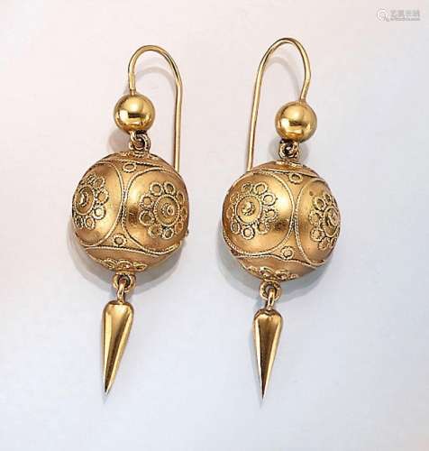 Pair of 18 kt gold earrings