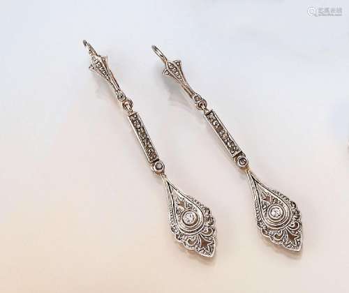 Pair of 14 kt gold Art-Deco earrings with diamonds, YG