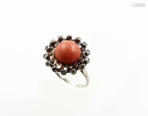 Ring with angel skin coral and diamonds