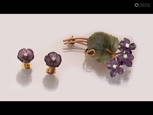 Violet jewelry set with amethyst nephrite and diamonds