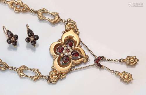 Biedermeier necklace with garnets