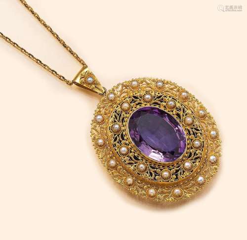 18 kt gold locketpendant with amethyst and oriental pearls, ...