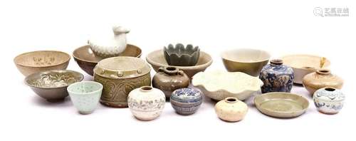 Lot of earthenware objects