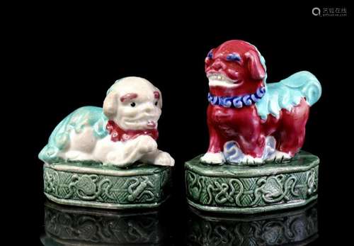 2 miniature porcelain Foo-dogs