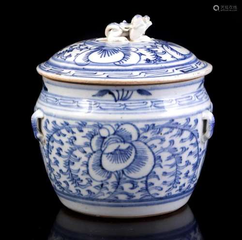 Porcelain jar with lid