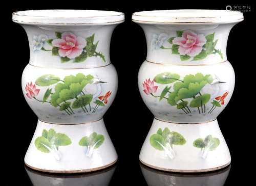 2 porcelain Oriental decorative vases