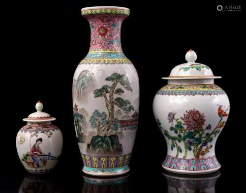 3 porcelain vases