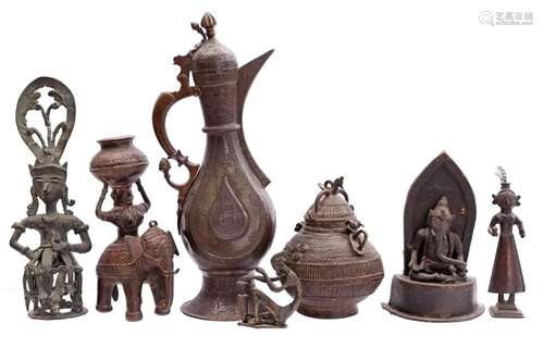 7 pieces of Asian and African bronze