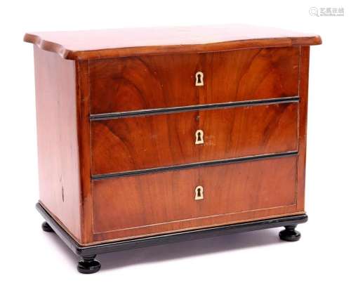 Walnut veneer chest of drawers