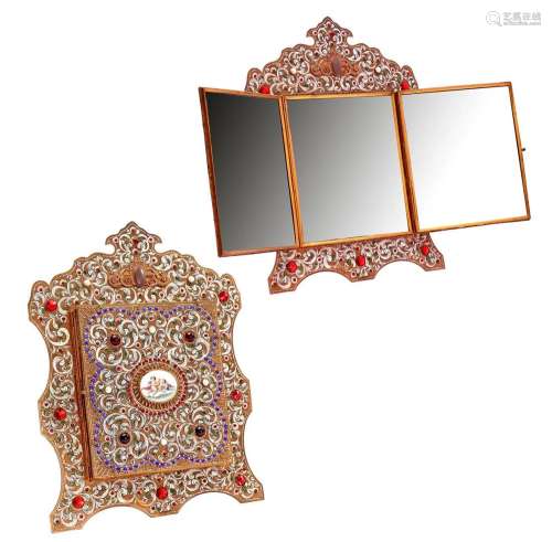 3-panel faceted table mirror