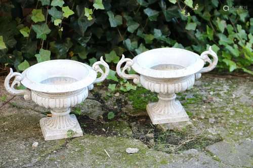 Set of cast iron coupes