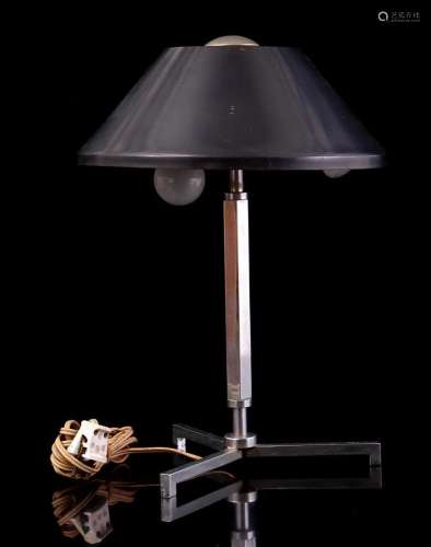 2-light table lamp