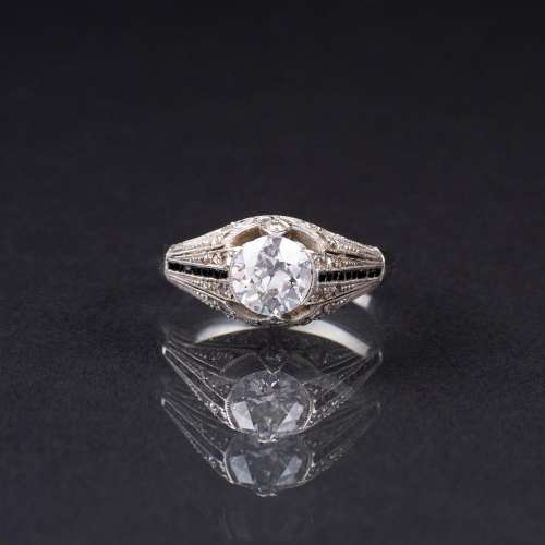 An Art-déco Diamond Ring.