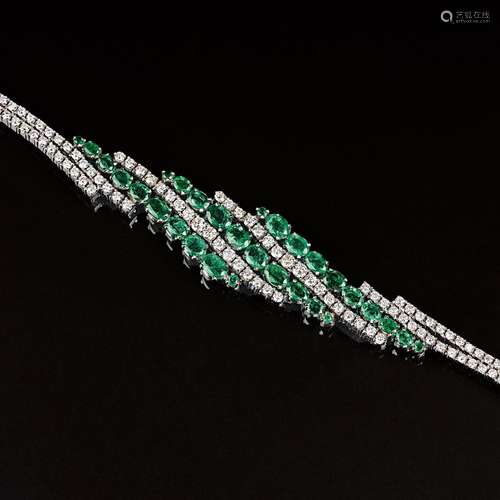 A fine Emerald Diamond Bracelet.