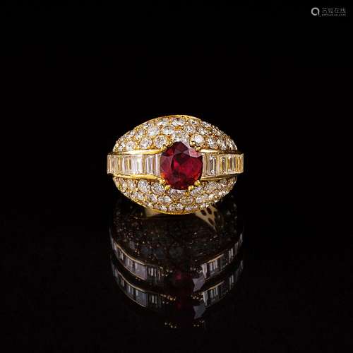 A Ruby Diamond Cocktailring.