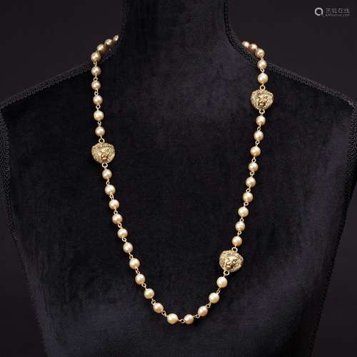 Chanel An Elegant Necklace 'Lions'.