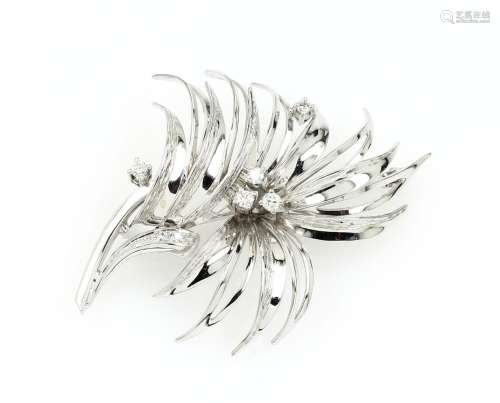 14 kt gold blossombrooch with diamonds