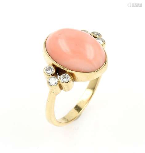 18 kt gold ring with coral and brilliants