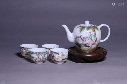 Chinese Famille Rose Porcelain Teapot and Cup Set