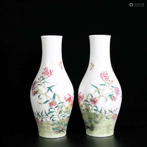 A Pair Of Famille Rose Porcelain 