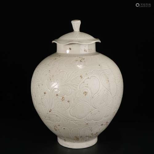 White Glazed Porcelain Cover Jar ,China