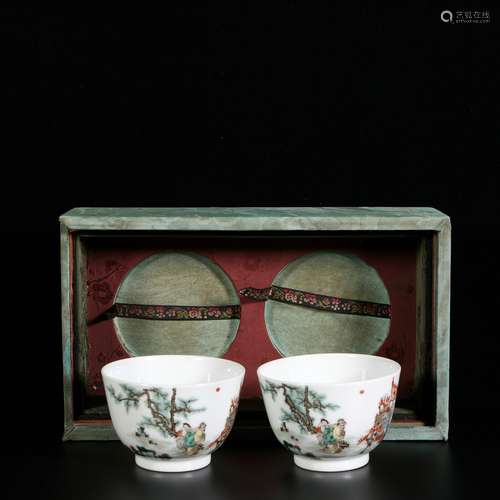 A Pair Of Verte Rose Porcelain Figure Cups ,China