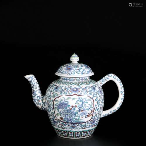 Doucai Porcelain 