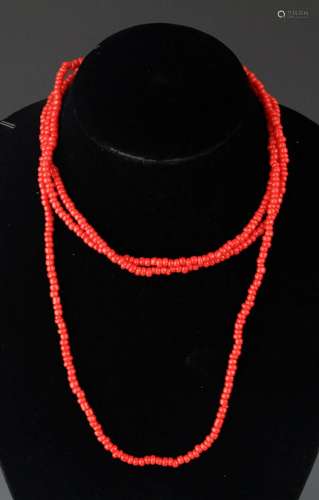 A FINE RED CORAL NECKLACE